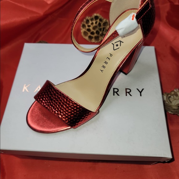 Red heel - Picture 4 of 4